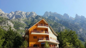  Villa Dini  Valbonë